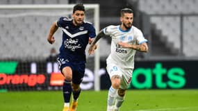 Dario Benedetto face à Loris Benito lors d'OM-Bordeaux en 2020