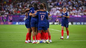 L'équipe de France féminine fête son but lors de son premier match à l'Euro, 5 juillet 2025