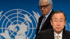 Ban Ki-Moon, le secrétaire général des Nations unies (à droite) et Lakhdar Brahimi, le médiateur de l'ONU et de la Ligue arabe pour la Syrie, lors de la conférence de presse de clôture, à Montreux, en Suisse, le 22 janvier.le
