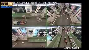 Le métro s'est vidé en quelques instants, laissant l'homme évanoui seul.