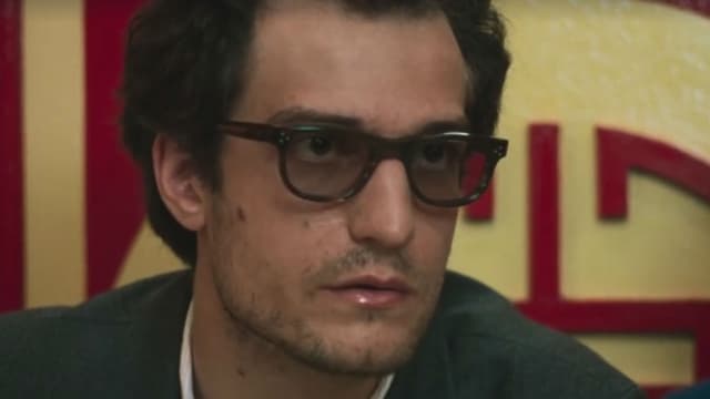 Louis Garrel incarne Jean-Luc Godard dans "Le redoutable", réalisé par Michel Hazanavicius