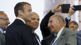Emmanuel Macron et Serge Dassault. 