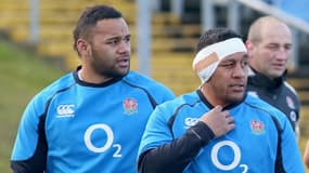 Billy Vunipola et Mako Vunipola lors d'un entraînement avec le XV d'Angleterre, le 01/02/2019