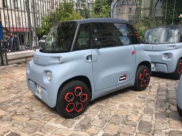 Citroën explore une nouvelle facette de la mobilité électrique avec l'AMI, une petite voiture 100% électrique et surtout sans permis.