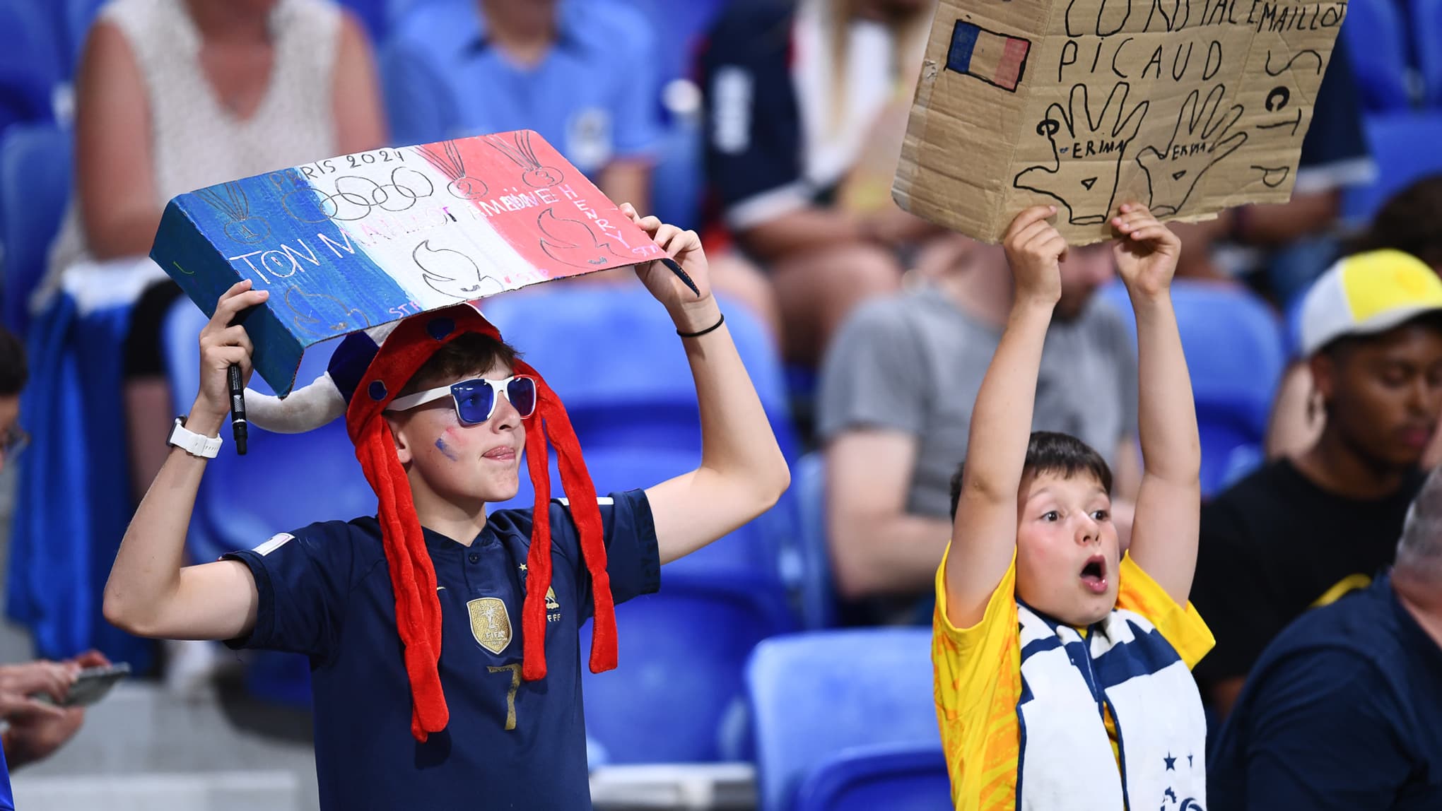 Les supporters sont prêts à soutenir les Bleues. Les supporters sont prêts à soutenir les Bleues.