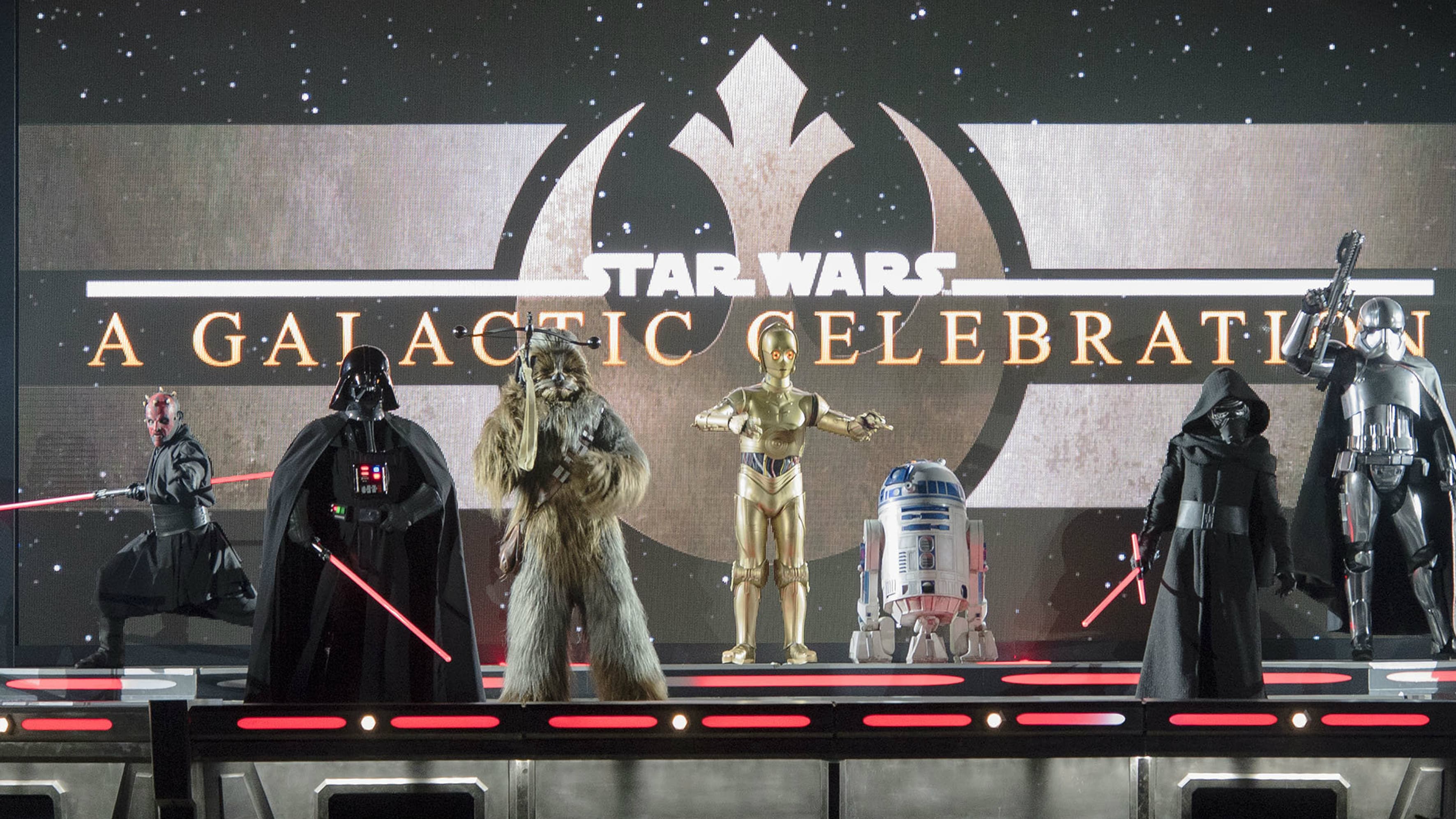 Le spectacle "Star Wars : Une Galaxie Lointaine, Très Lointaine" Le spectacle "Star Wars : Une Galaxie Lointaine, Très Lointaine"