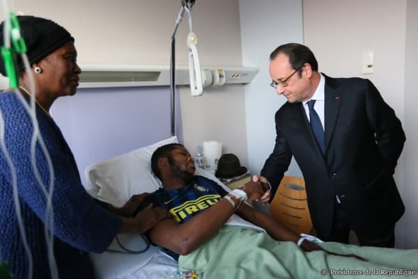 François Hollande au chevet de Théo à Aulnay-sous-Bois, le 7 février 2017. François Hollande au chevet de Théo à Aulnay-sous-Bois, le 7 février 2017.