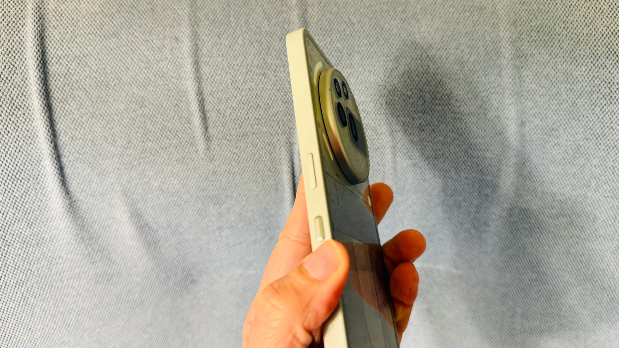 Les Nothing Phone (3a)  et Phone (3a) Pro disposent d'un bouton pour activer un hub IA