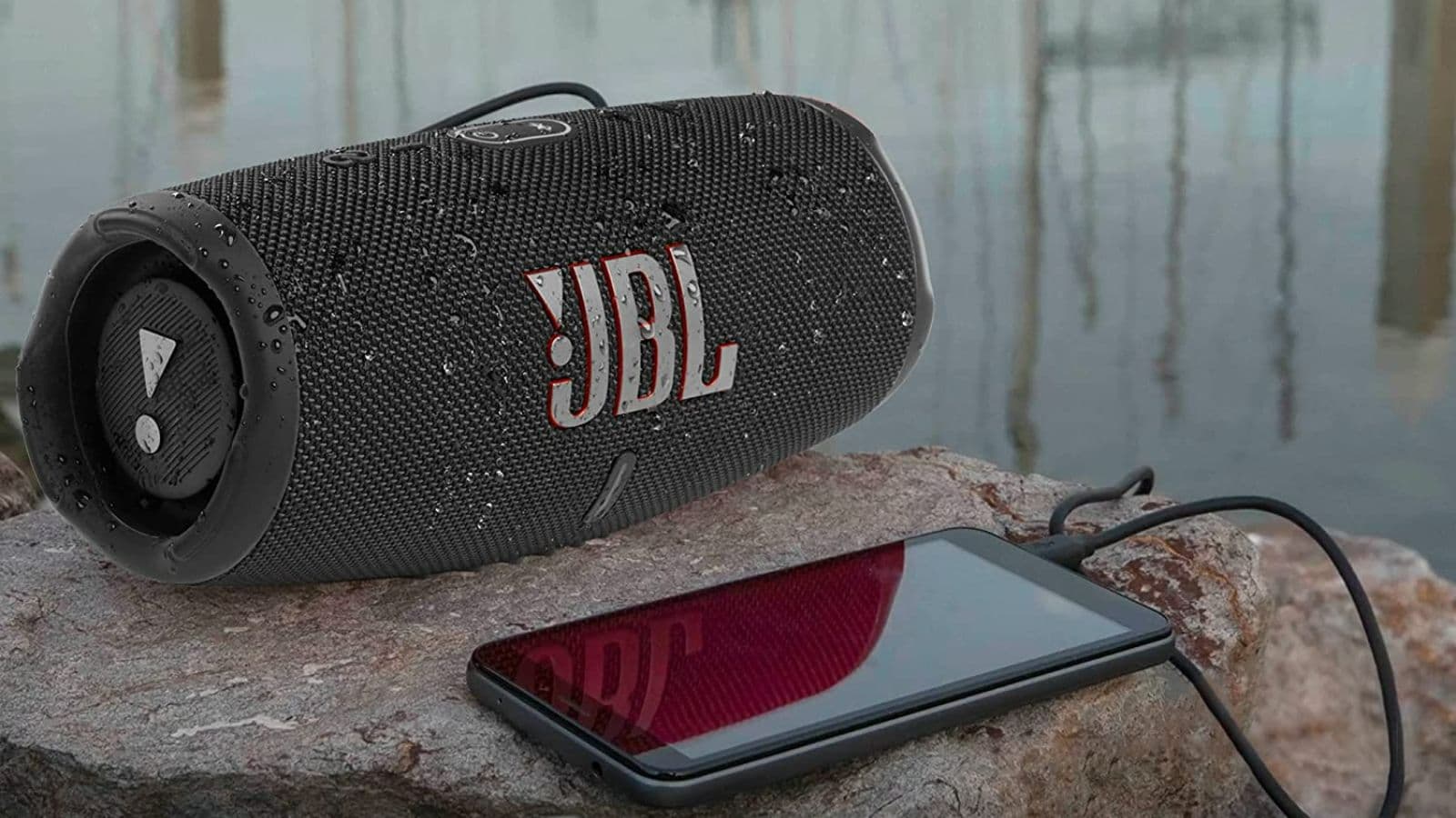 Cette Enceinte Bluetooth Jbl Au Son Puissant Et Basses Profondes Voit