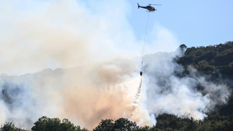 EN DIRECT - Incendies: près de 660 hectares partis en fumée dans le Jura