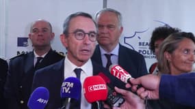 Le ministre de l'Intérieur Bruno Retailleau lors d'une conférence de presse le 2 septembre 2025 à Sartrouville (Yvelines). 