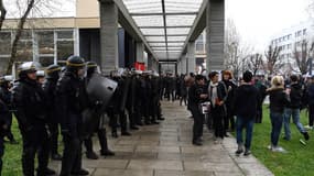 L'intervention des CRS à la faculté de Nanterre le lundi 9 avril 2018. 