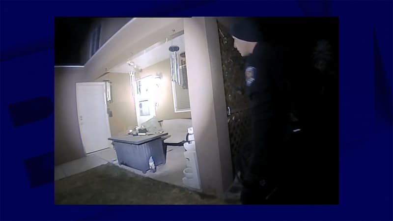 États-Unis: des policiers frappent à la mauvaise porte d'une maison et tuent son occupant
