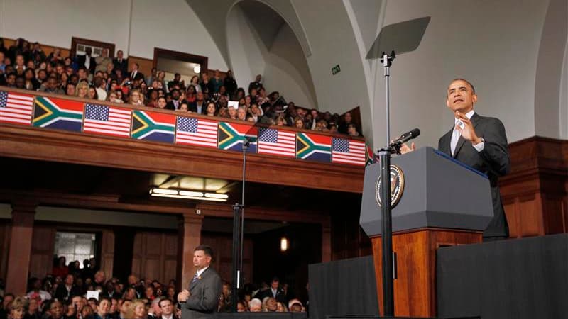 Dans un discours prononcé dimanche soir à l'Université du Cap, Barack Obama a invité l'Afrique à suivre l'exemple de Nelson Mandela et a promis que les Etats-Unis seraient aux côtés des Africains sur la voie de la prospérité et de la paix. Achevant sa vis