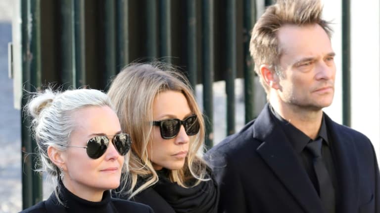 Laeticia Hallyday, Laura Smet et David Hallyday (de G à D) lors des funérailles de Johnny Hallyday à l'église de la Madeleine à Paris le 9 décembre 2017