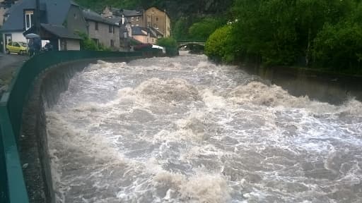 Vent violent à Soulom, Hautes-Pyrénées, ce mercredi 21 mai à 12h30.