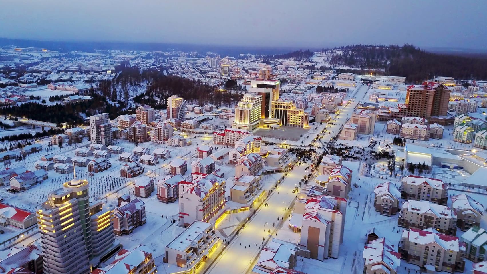 Vue aérienne de la ville de Samjiyon, inaugurée le 2 décembre 2019 Vue aérienne de la ville de Samjiyon, inaugurée le 2 décembre 2019