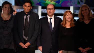 François Hollande sur le plateau de l'émission "En direct avec les Français", jeudi soir.