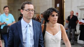 Nicolas Bonnemaison et sa femme arrivent à la cour d'assises de Pau, le 12 juin 2014.