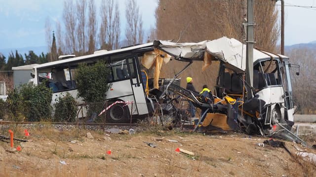 Le bus après l'accident en décembre 2017