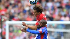 Alvaro Fernandez au duel avec Alexandre Lacazette, le 19 juillet 2023