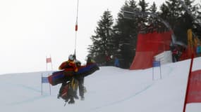 Lindsey Vonn évacuée par hélicoptère après sa chute