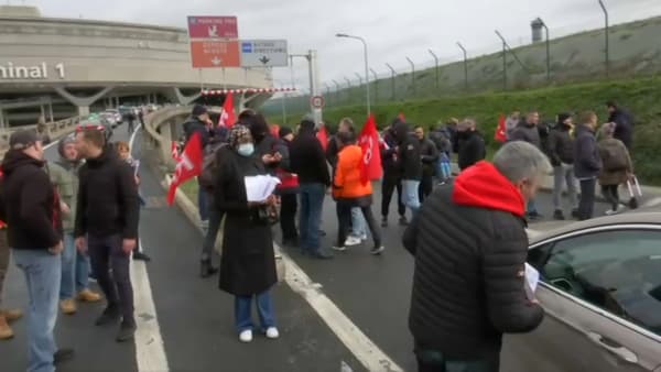 Des grévistes ont bloqué l'accès à l'aéroport Charles-de-Gaule ce jeudi 23 mars.