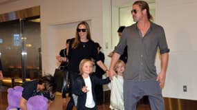 Angelina Jolie, Brad Pitt, et trois de leurs enfants au mois de juillet 2013.