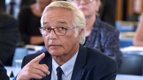 Le nom du successeur de François Rebsamen (ici en photo le 27 juillet 2015) au ministère du Travail devrait être connu lundi ou mardi.