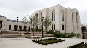 Une vue du premier temple mormons français au Chesnay (Yvelines). 