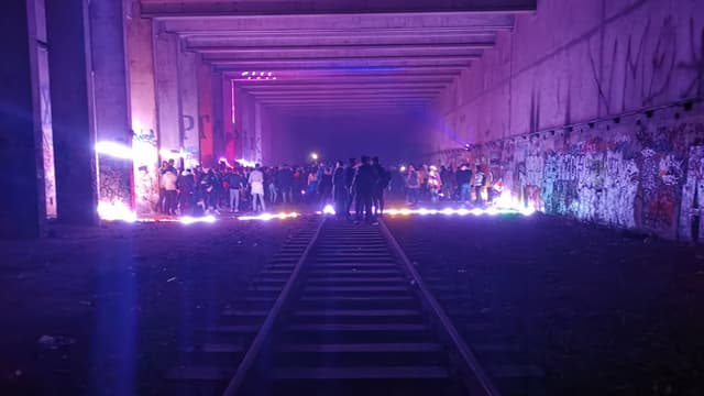 300 personnes ont participé à cette fête clandestine à Paris.