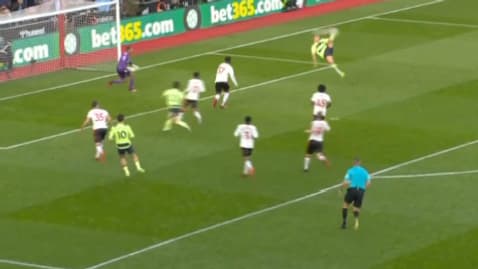 Le retourné acrobatique d'Haaland lors de Southampton-Manchester City, 8 avril 2023 Le retourné acrobatique d'Haaland lors de Southampton-Manchester City, 8 avril 2023