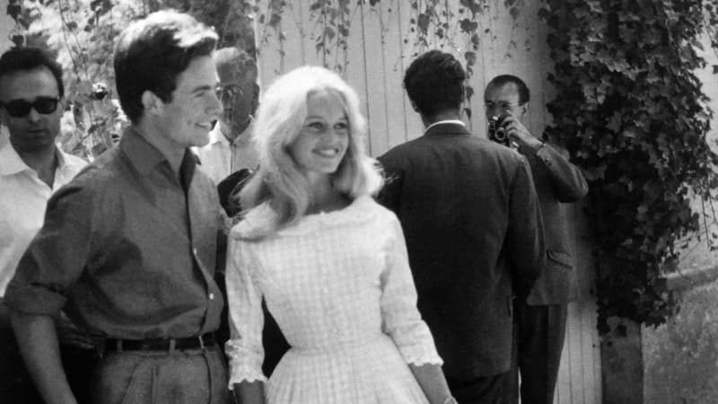 Jacques Charrier et Brigitte Bardot le jour de leur mariage, à Louveciennes, le 18 juin 1959