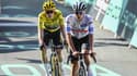 Tadej Pogacar et Jonas Vingegaard lors de l'arrivée de la 15e étape du Tour de France, le 16 juillet 2023.