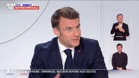 Guerre en Ukraine: "Jamais nous ne mènerons d'offensive, jamais nous ne prendrons l'initiative", assure Emmanuel Macron