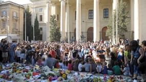 Des personnes manifestent pour que justice soit rendu après la mort de la journaliste et bloggeuse anti-corruption Daphne Caruana.