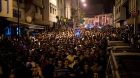 Des manifestants protestent contre la corruption et le chômage à Al-Hoceïma dans la région du Rif, dans le nord du Maroc, le 28 mai 2017