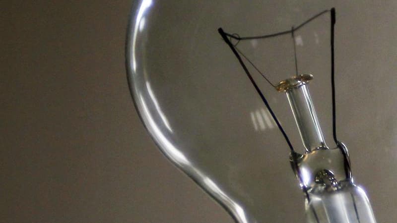 Le tarif d'accès aux réseaux publics d'électricité haute tension, qui représente environ 12% de la facture d'électricité hors taxes des particuliers, augmentera de 2,4% le 1er août. Ce tarif, fixé pour 4 ans, sera ensuite indexé sur l'inflation. /Photo rp