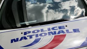 Un homme de 53 ans a été mis en examen et incarcéré après avoir reconnu avoir étranglé son épouse de 51 ans, décédée mardi, a-t-on appris mercredi auprès du parquet de Melun, confirmant une information du Parisien.