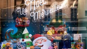La devanture d'un magasin de jouets fermé à Paris, le 10 novembre 2020