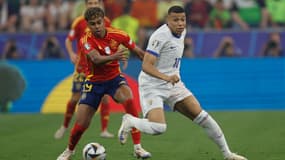 L'Espagnol Lamine Yamal au duel avec le Français Kylian Mbappé en demi-finale de l'Euro, le 9 juillet 2024