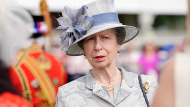 La princesse Anne, le 23 mai 2024 à une garden party au palais de Buckingham.