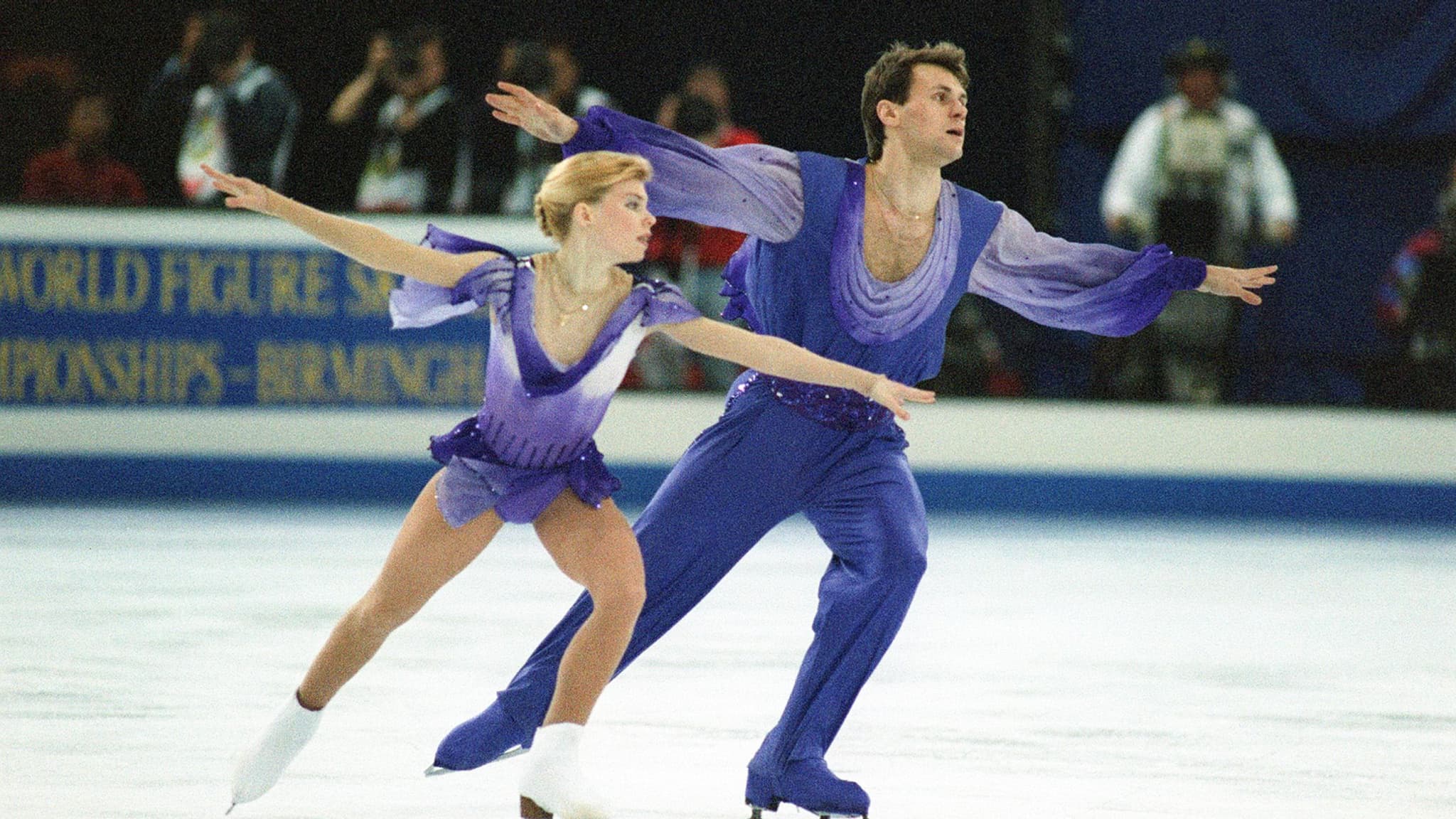 Les patineurs russes Evgenia Shishkova et Vadim Naumov le 8 mars 1995 Les patineurs russes Evgenia Shishkova et Vadim Naumov le 8 mars 1995