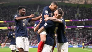 Mbappé et Giroud lors de France-Pologne
