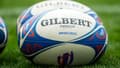 Un ballon de rugby.