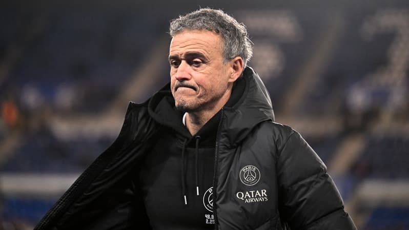 Luis Enrique lors du match de Ligue 1 entre Strasbourg et le PSG, le 02/02/2024
