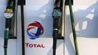 Total estime qu'environ 500 de ses 4.800 stations-service en France pourraient fermer d'ici deux ans ou plus en raison principalement de nouvelles contraintes réglementaires, a fait savoir une porte-parole du groupe pétrolier. "Total ne ferme rien (...) C