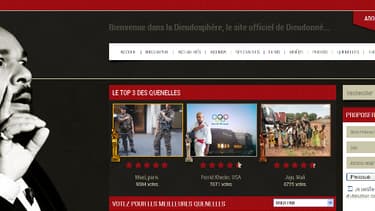 Sur cette page du site de Dieudonné sont publiées les photos de "quenelles" envoyées par des internautes.