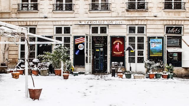 Le Café de la Gare.
