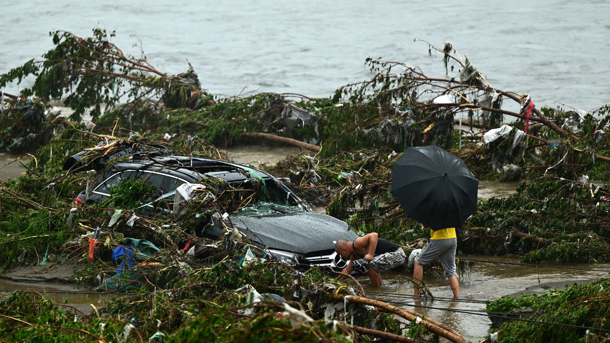 En Chine Le Typhon Doksuri Fait Au Moins 20 Morts